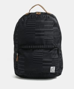 Černý vzorovaný batoh The Pack Society 18 l