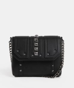 Černá crossbody kabelka s kovovými detaily Pieces Samino