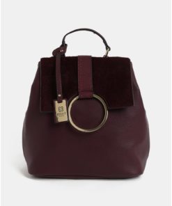 Vínový batoh s umělým kožíškem a detaily ve zlaté barvě Bessie London