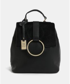 Černý batoh s umělým kožíškem a detaily ve zlaté barvě Bessie London