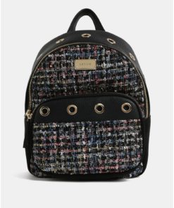 Černý vzorovaný batoh s detaily v semišové úpravě  Bessie London