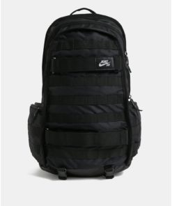 Černý voděodolný batoh s popruhy na skateboard Nike 26 l