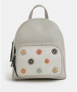 Světle šedý batoh s aplikací Bessie London