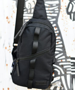 Černá taška přes rameno Consigned